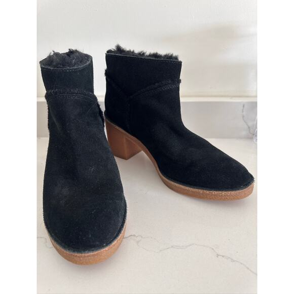 UGG Kasen Black Suede Sherpa Lined Ankle Booties Size 6.5 - Picture 2 of 7